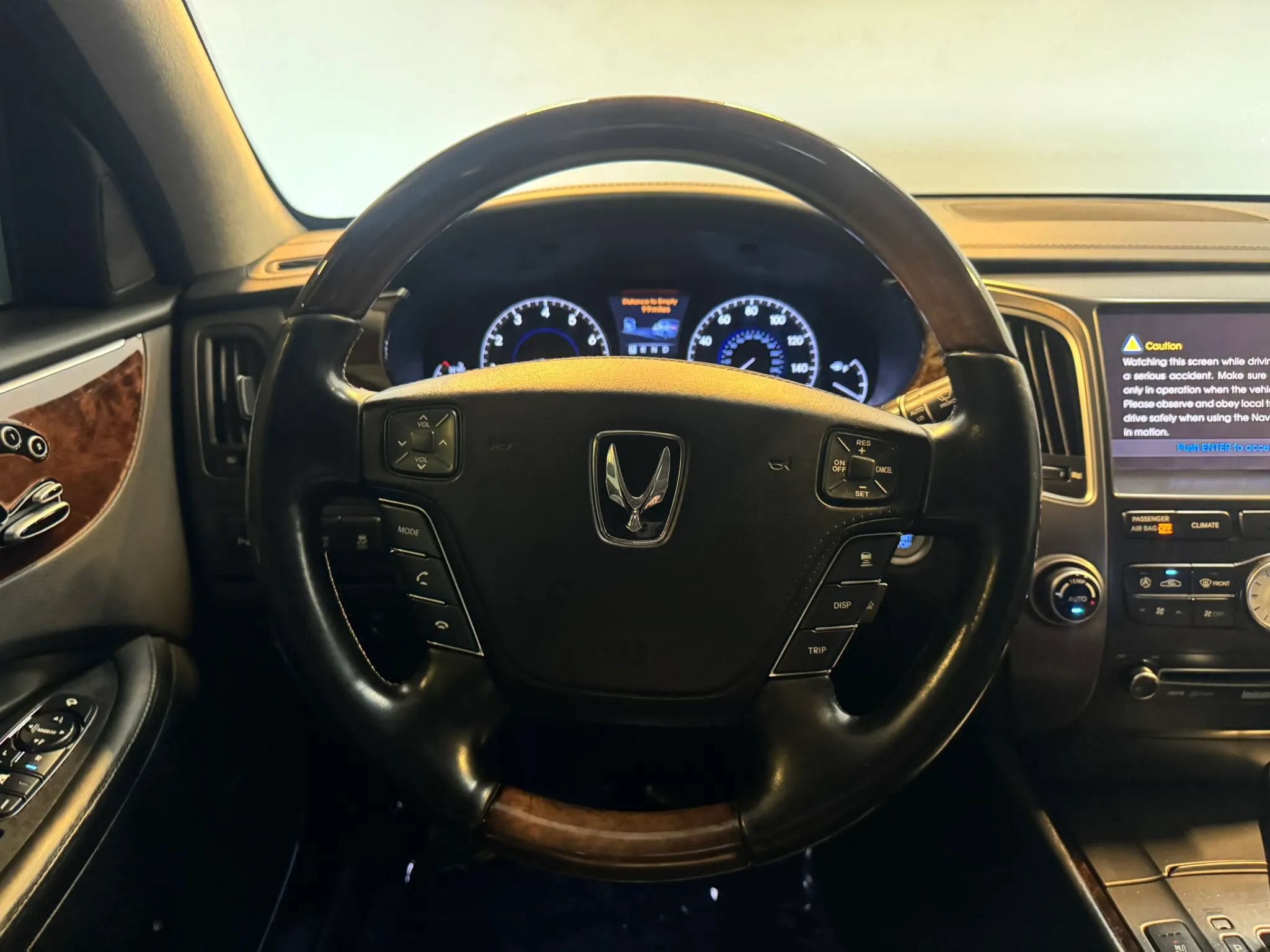 Used 2012 Hyundai Equus Signature RWD image 12