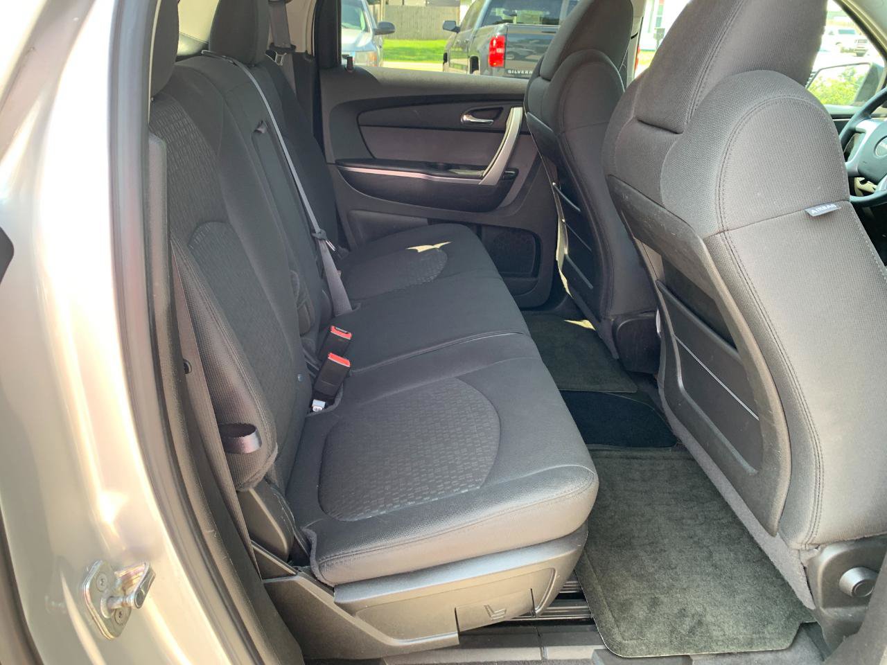 Used 2009 GMC Acadia SLE FWD image 30