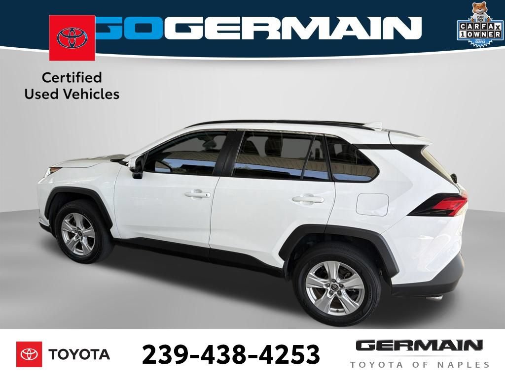 Used 2021 Toyota RAV4 XLE w/ Convenience Package FWD image 2