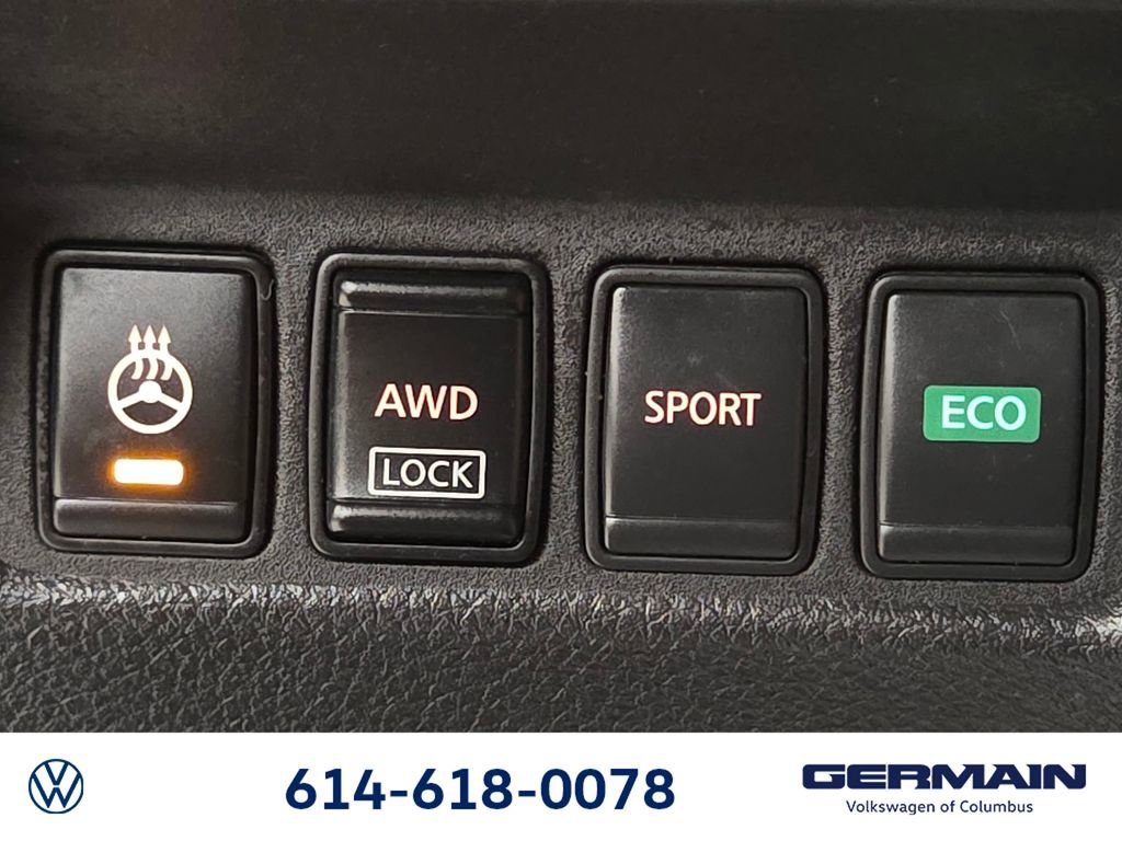 Used 2017 Nissan Rogue SV w/ SV Premium Package AWD/4WD image 38