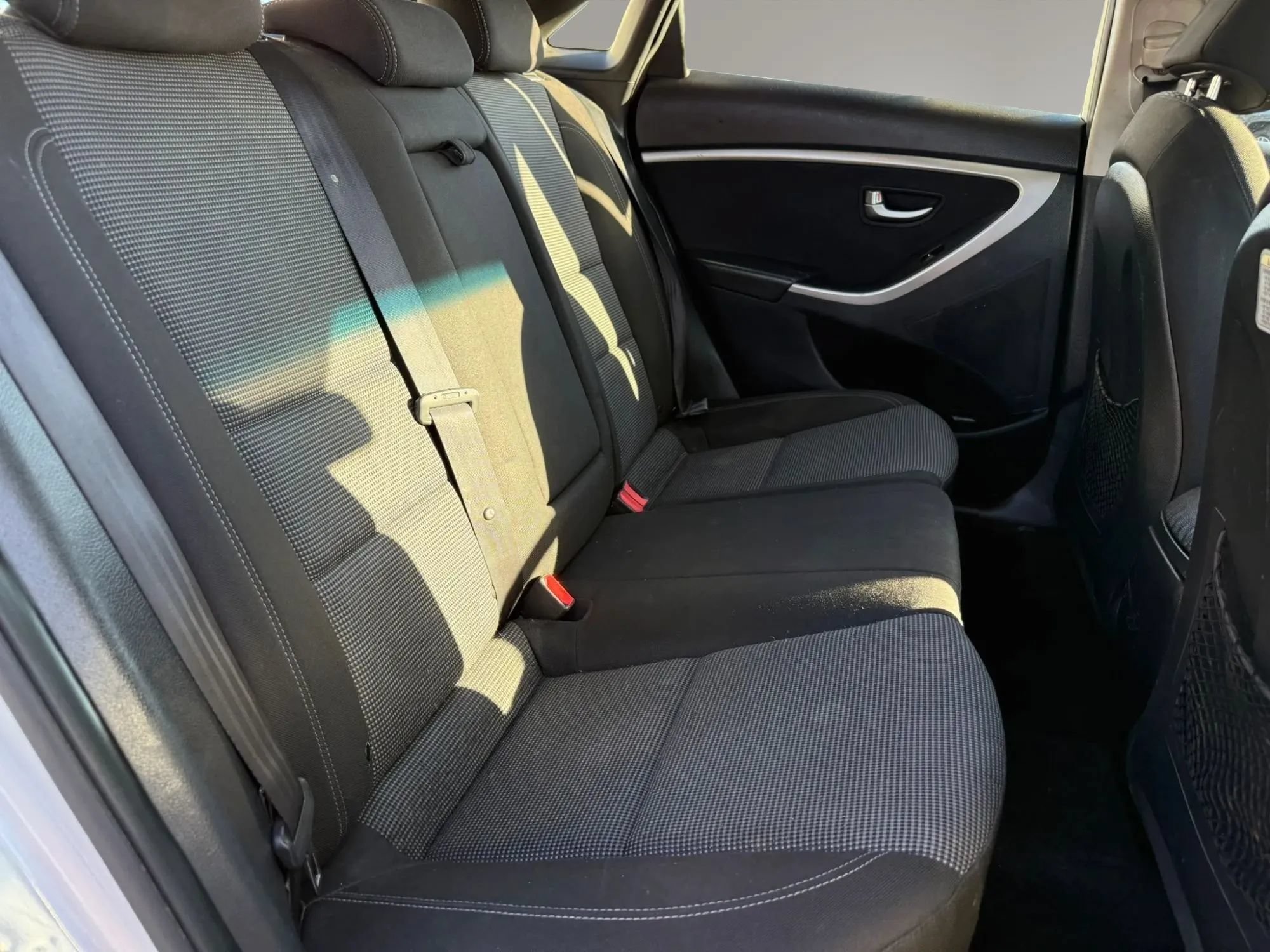 Used 2015 Hyundai Elantra GT FWD image 28