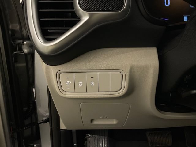 Used 2025 Kia Soul LX w/ LX Technology Package FWD image 14