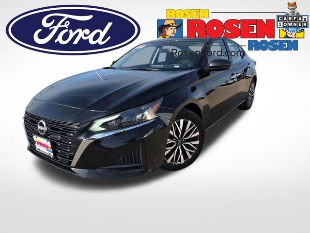 Used 2024 Nissan Altima 2.5 SV image 1