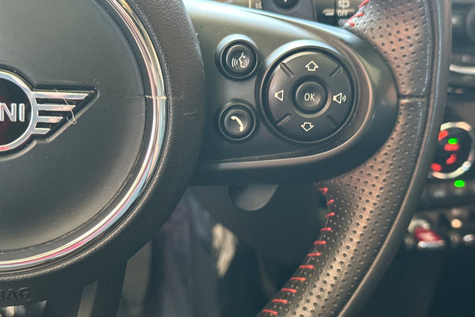 Used 2021 MINI Cooper S w/ 6.5" Touchscreen Package FWD image 31