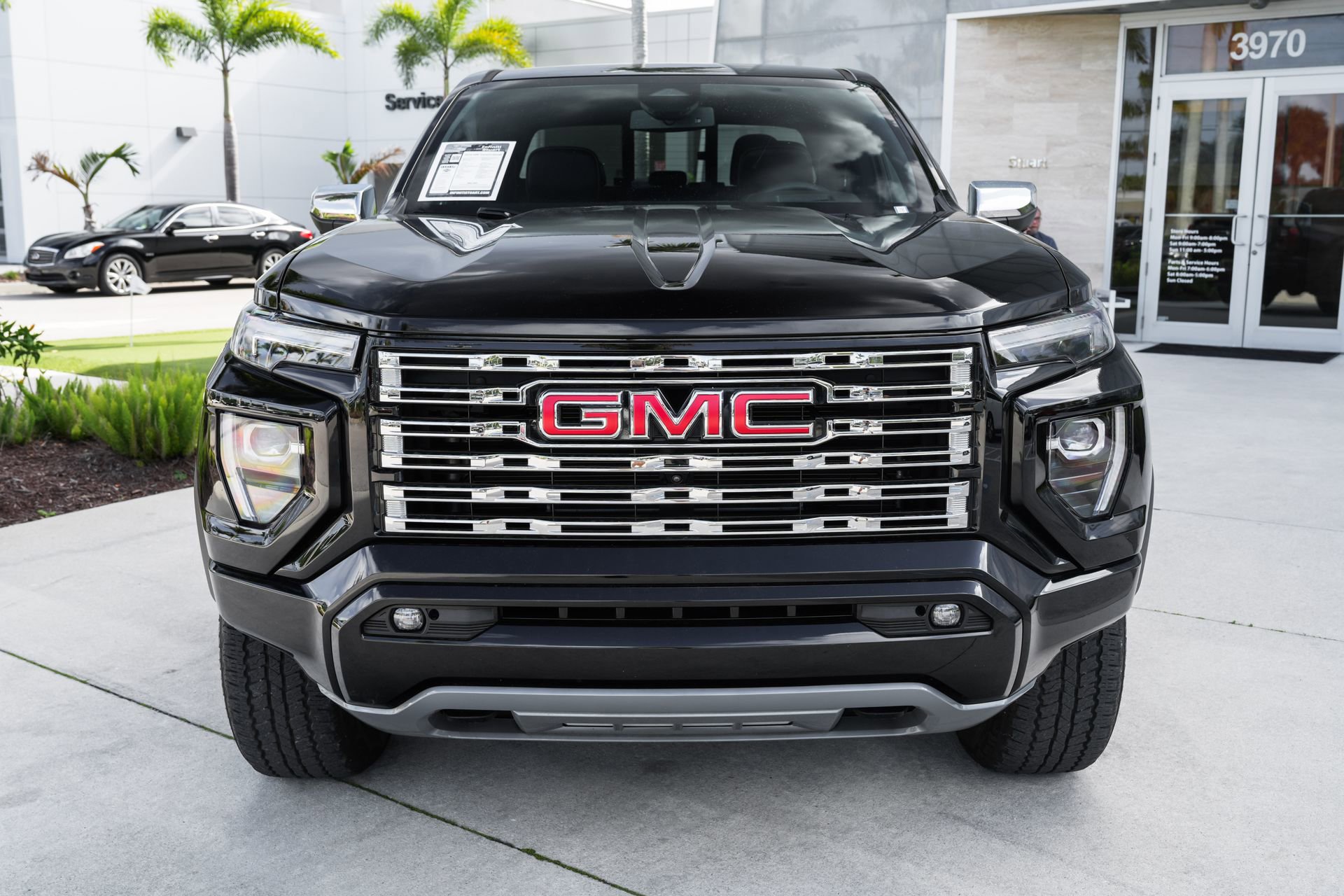 Used 2024 GMC Canyon Denali w/ LPO, Denali Black Edition AWD/4WD image 6
