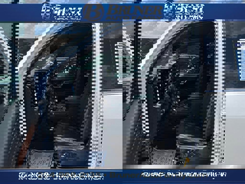 Used 2024 GMC Sierra 3500 Denali w/ Denali Reserve Package image 11