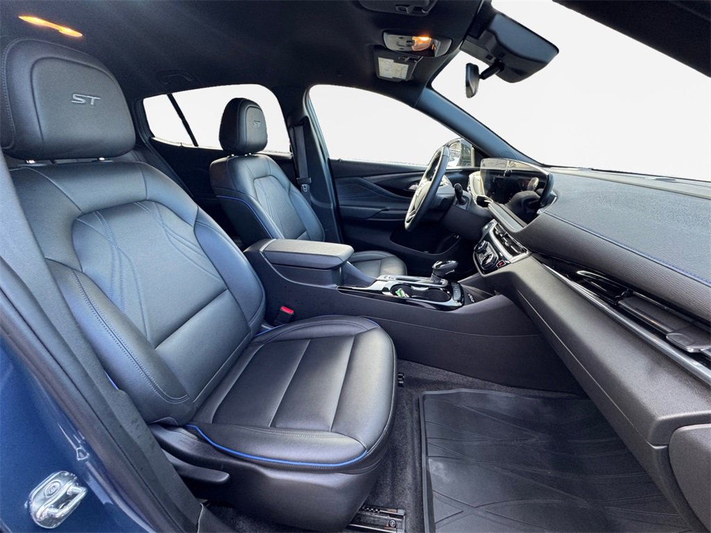 Used 2024 Buick Envista Sport Touring w/ Convenience I Package image 31