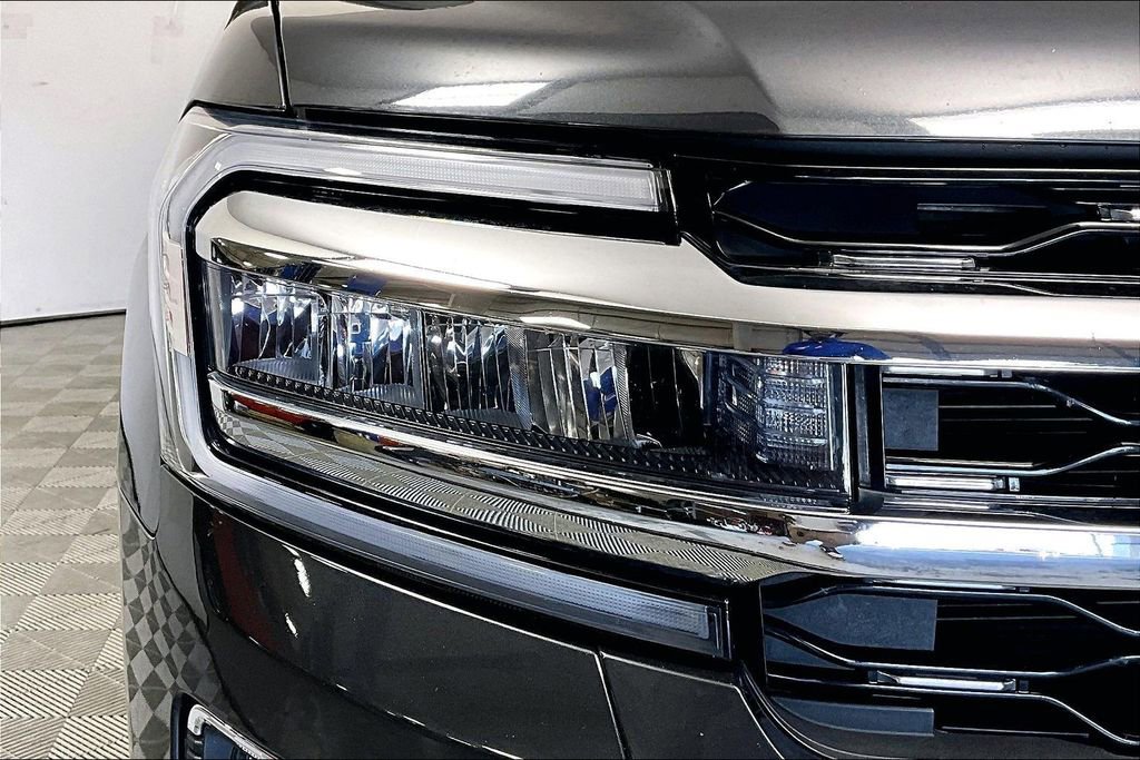 Used 2023 Ford Expedition Limited image 28