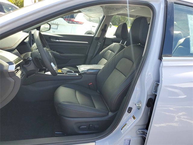 New 2025 Nissan Altima 2.5 SR w/ SR Premium Package image 11