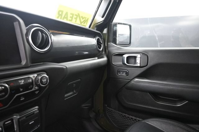 Used 2023 Jeep Wrangler Unlimited Sahara AWD/4WD image 30