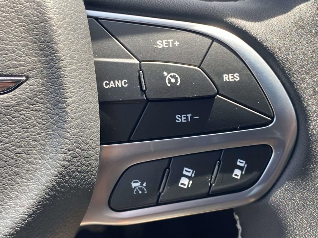 New 2026 Chrysler Pacifica Select FWD image 27