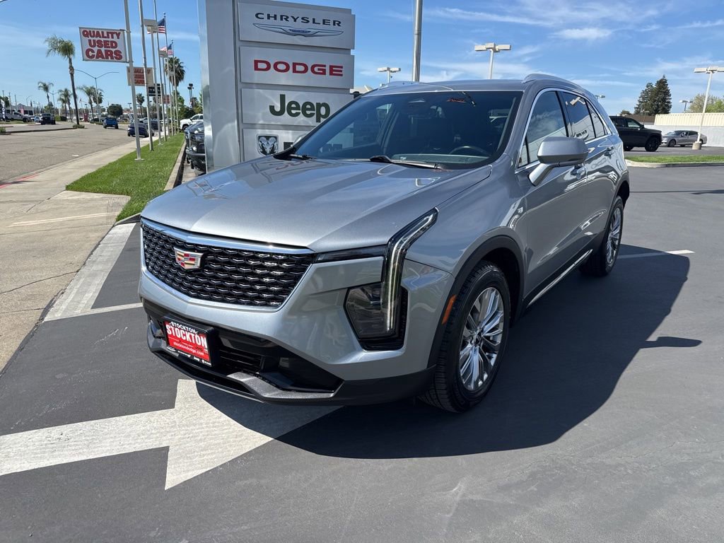 Used 2024 Cadillac XT4 Premium Luxury image 10