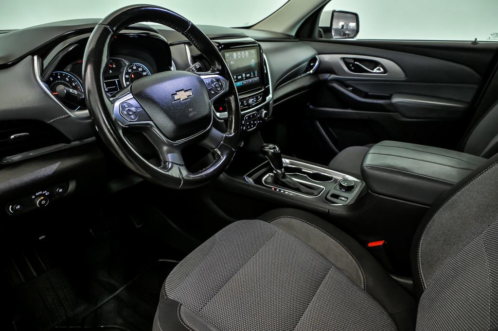 Used 2018 Chevrolet Traverse LT image 11