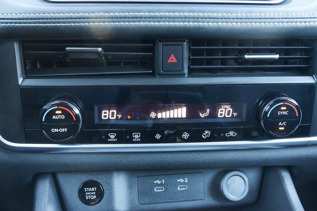 Used 2025 Nissan Rogue SV image 24