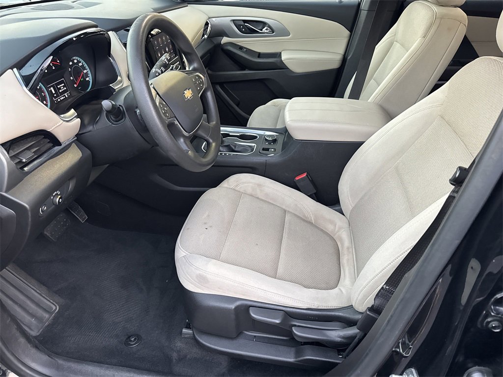 Used 2022 Chevrolet Traverse LS image 10