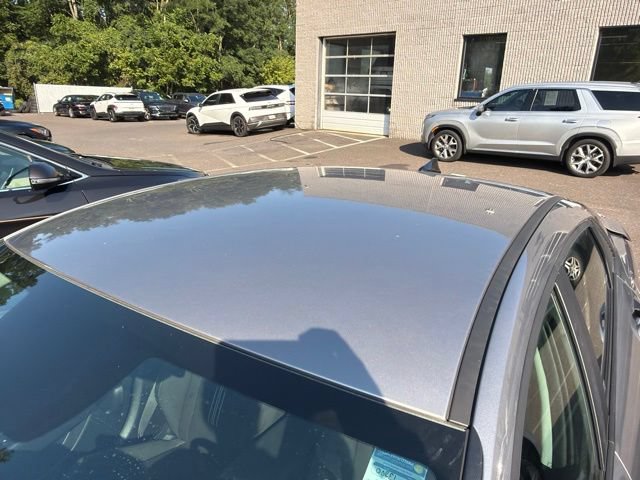 Used 2023 Hyundai Elantra SEL w/ Cargo Package FWD image 5