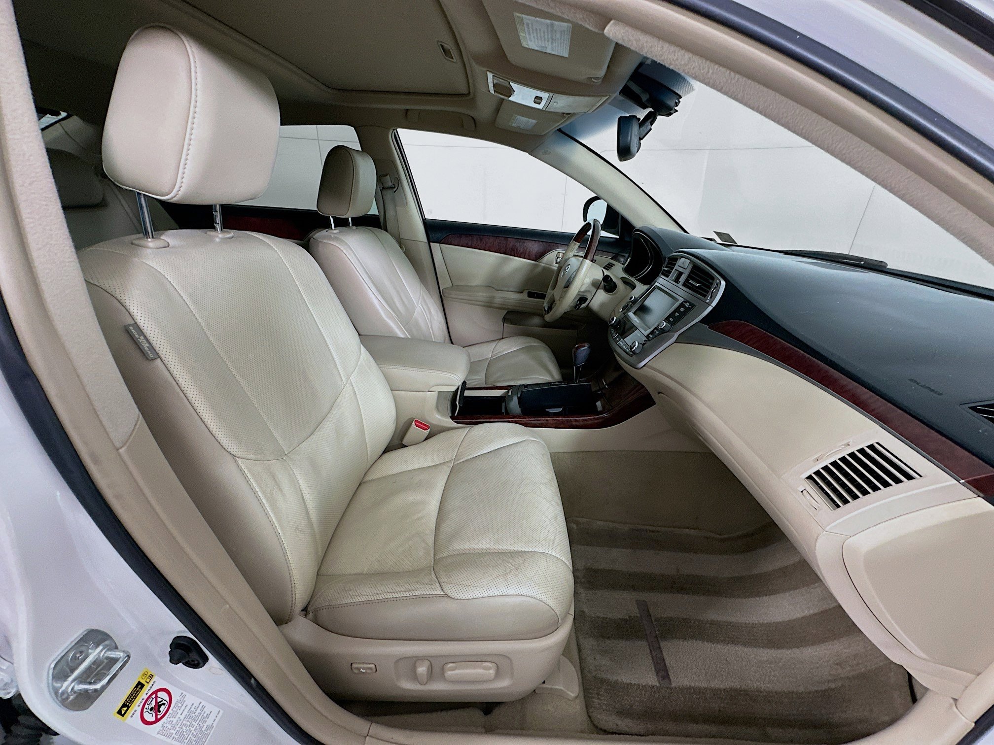 Used 2012 Toyota Avalon Limited image 31