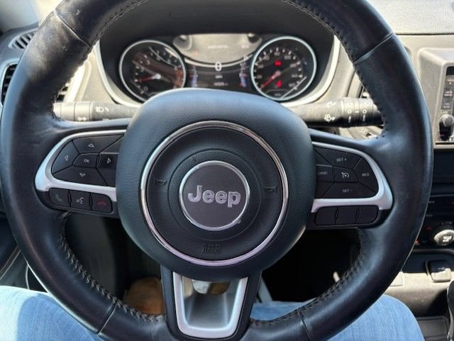 Used 2018 Jeep Compass Latitude w/ Popular Equipment Group FWD image 10