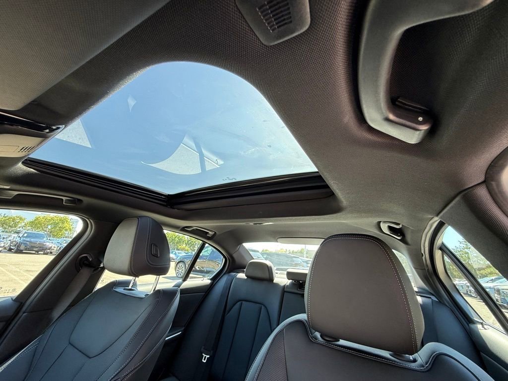 Used 2025 BMW 330i xDrive Sedan w/ M Sport Package image 21