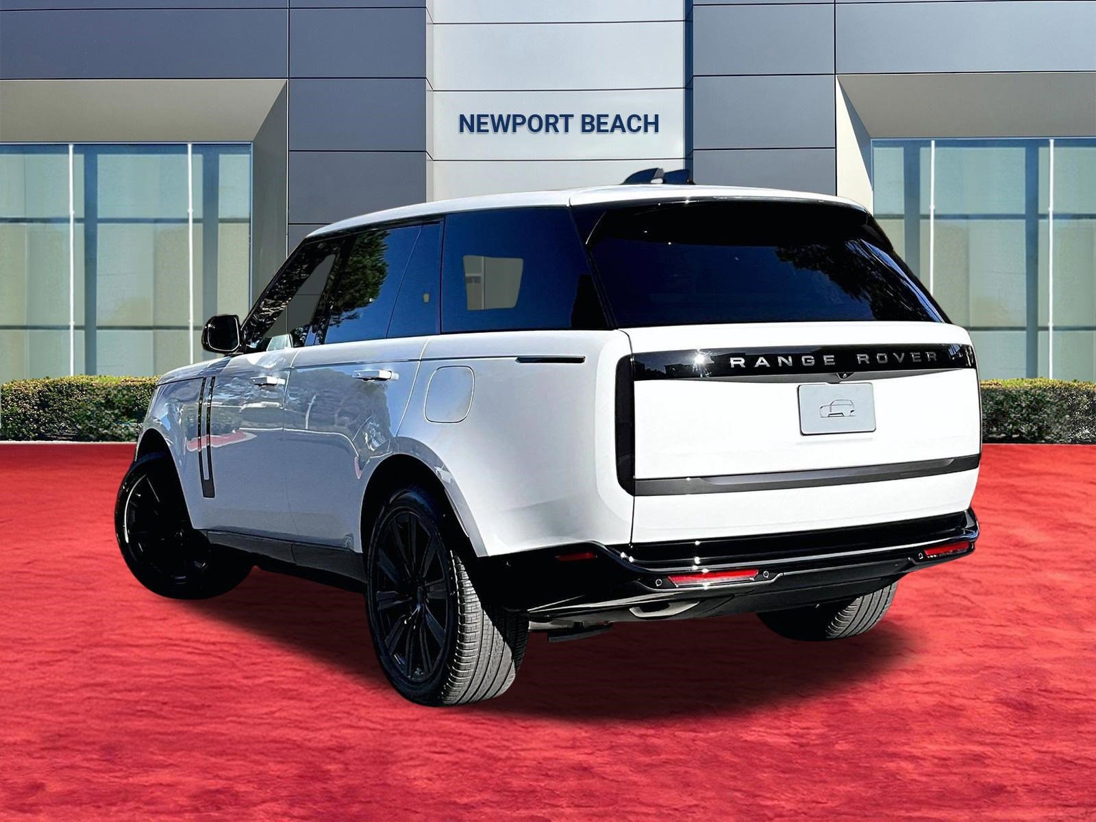 New 2026 Land Rover Range Rover SE image 3
