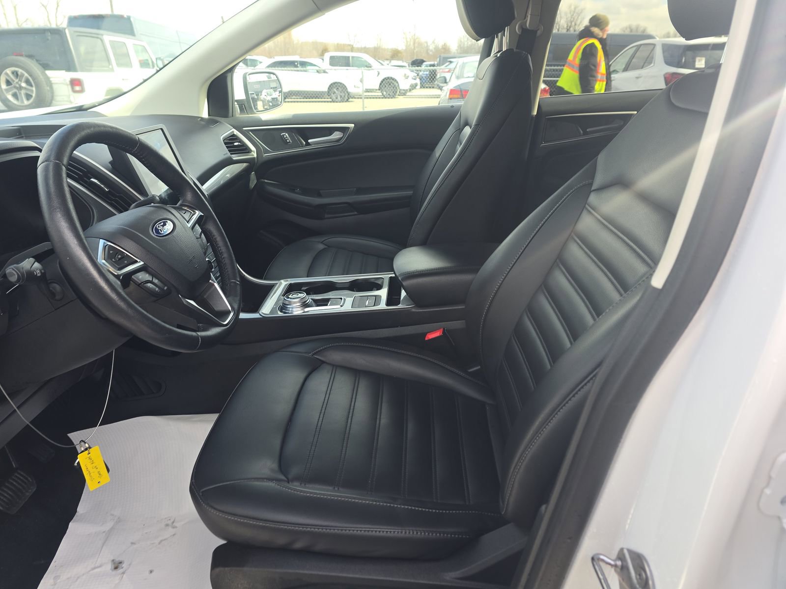 Used 2024 Ford Edge SEL w/ Convenience Package image 6