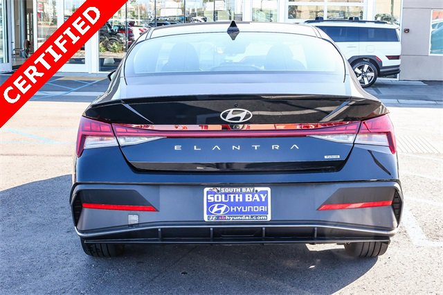 Certified 2025 Hyundai Elantra SEL image 2