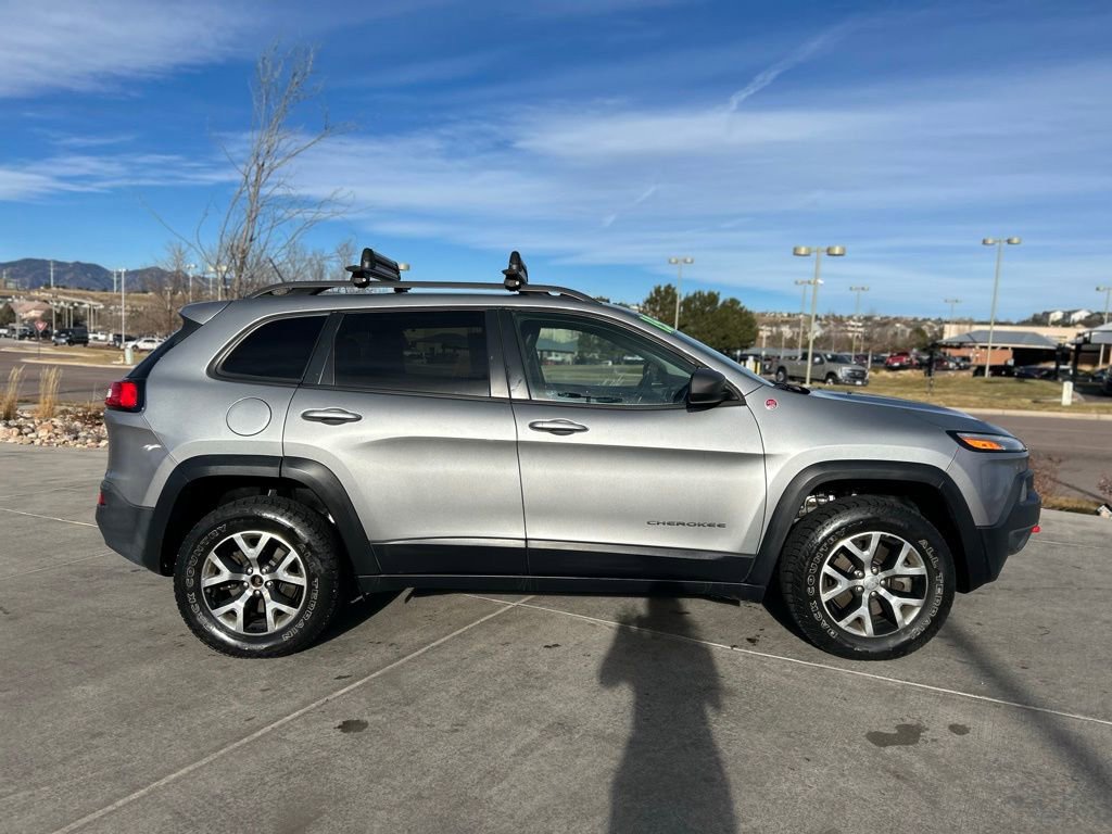 Used 2015 Jeep Cherokee Trailhawk image 9