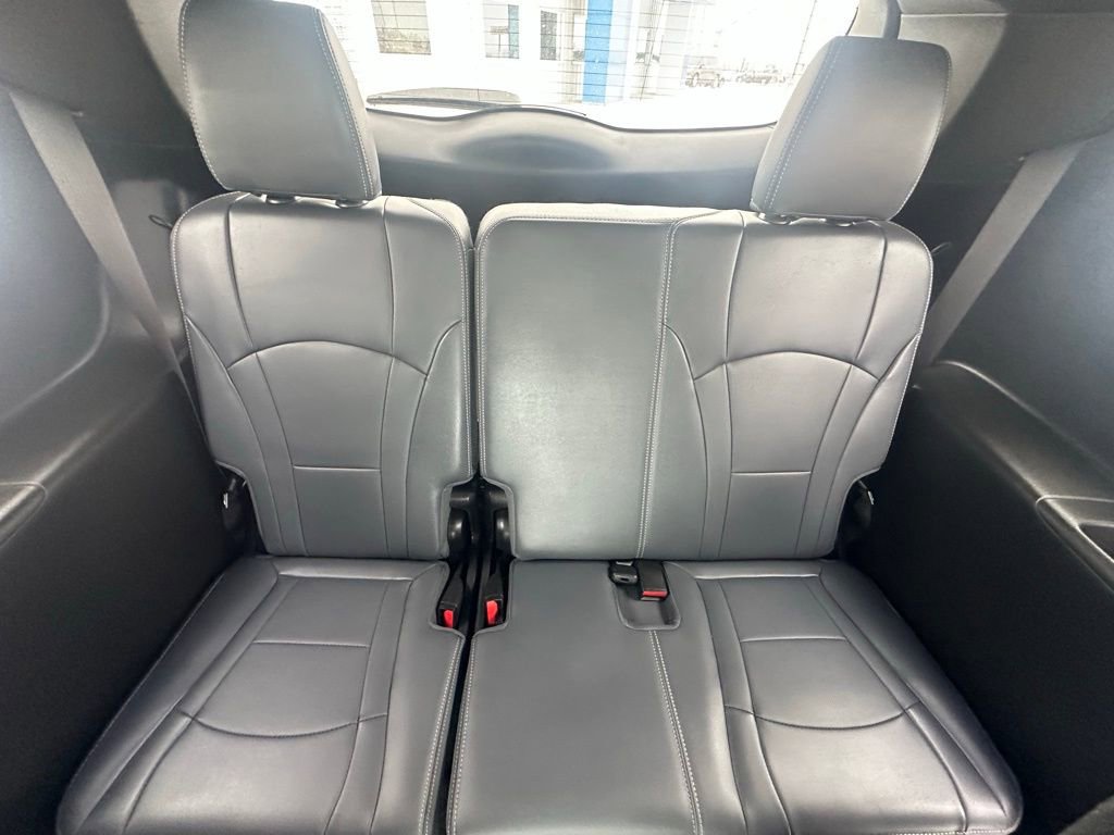 Used 2024 Buick Enclave Essence w/ Sport Touring Edition image 28