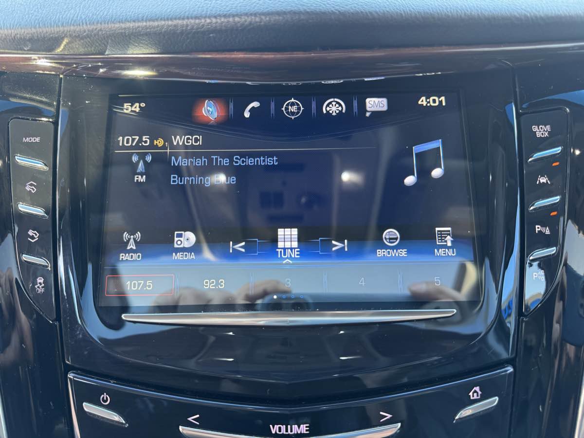 Used 2018 Cadillac Escalade Premium Luxury image 16