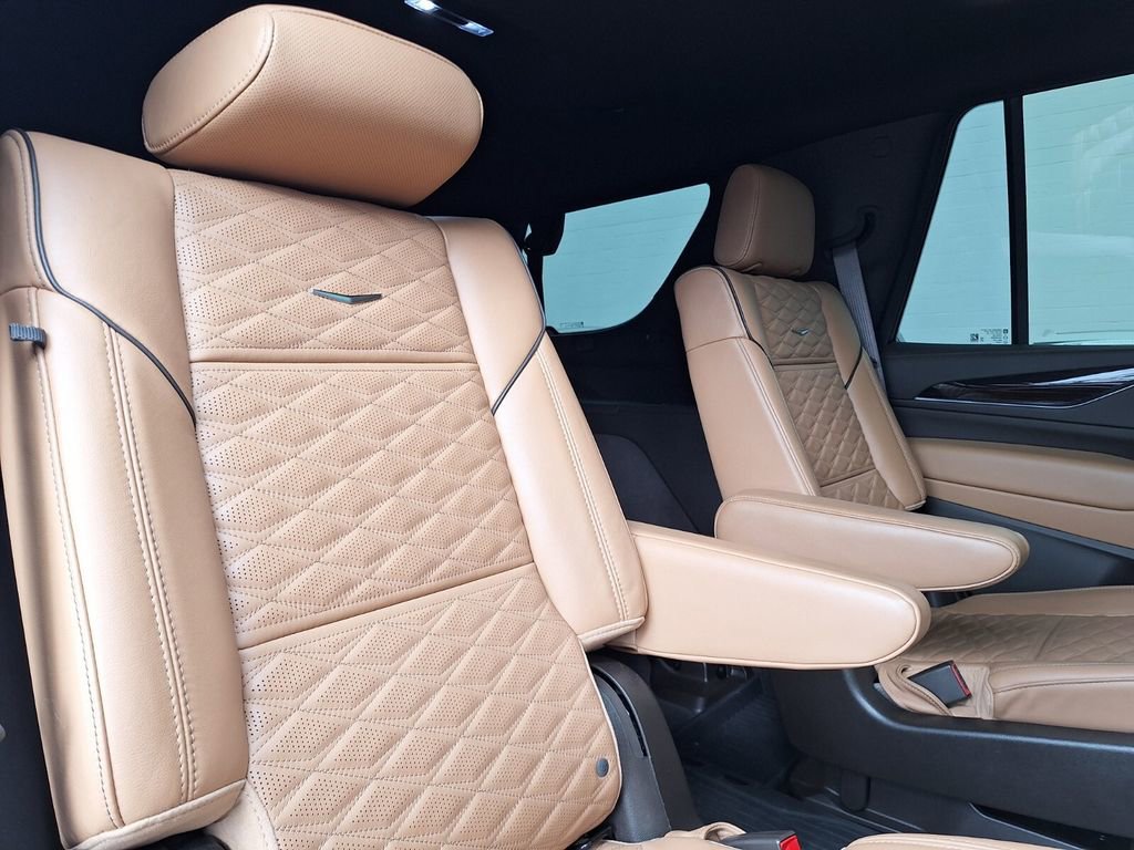 Used 2023 Cadillac Escalade Sport w/ Touring Package image 35