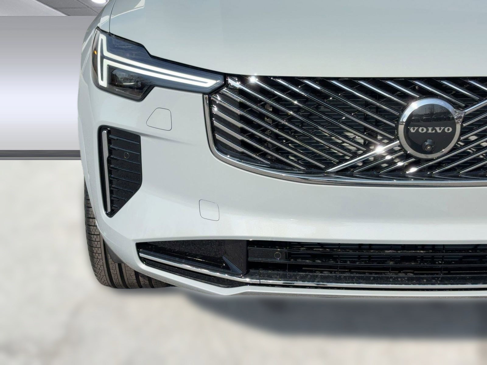 New 2026 Volvo XC90 B6 Plus w/ Protection Package Premier image 27