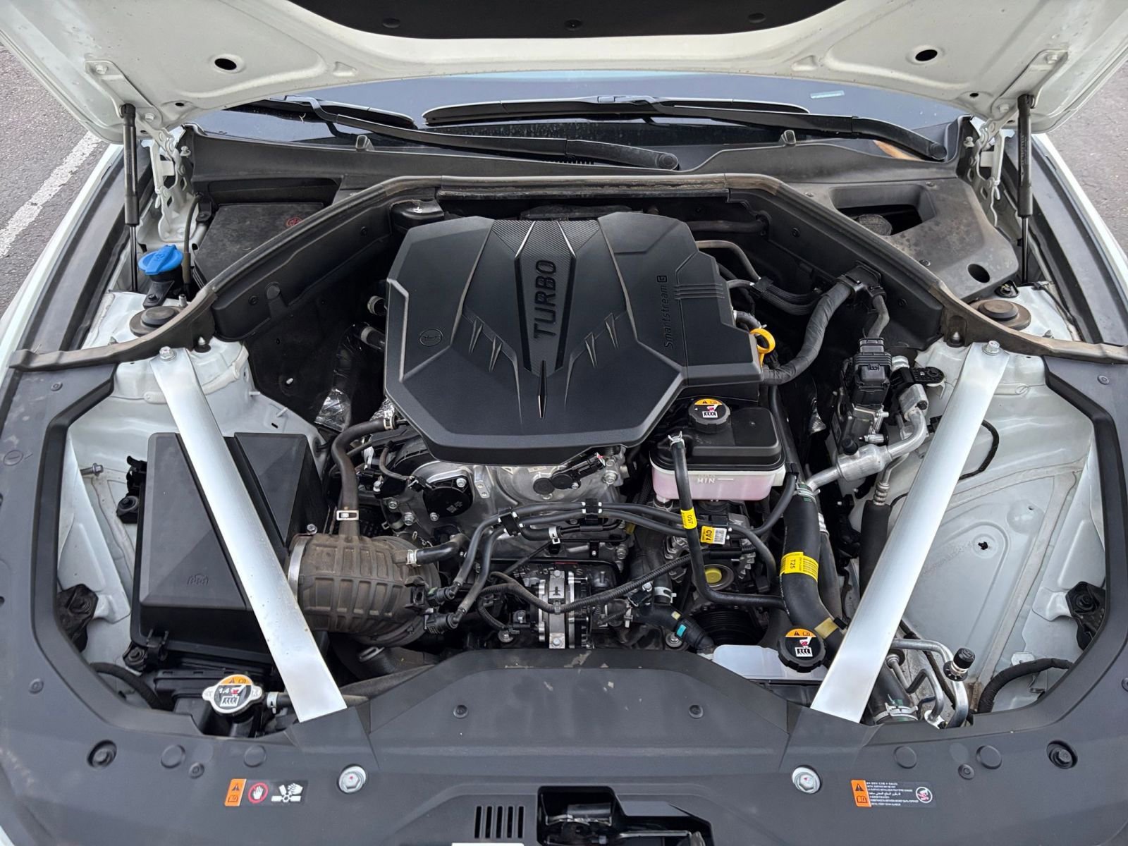 Used 2025 Genesis G70 2.5T image 34