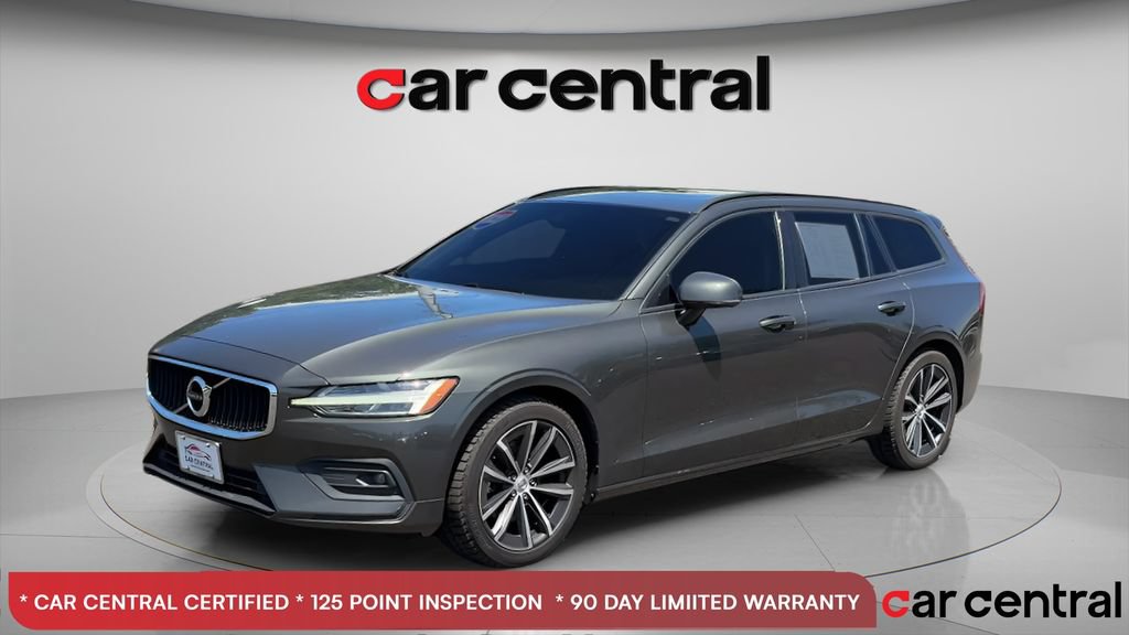 Used 2021 Volvo V60 T5 Momentum FWD image 1
