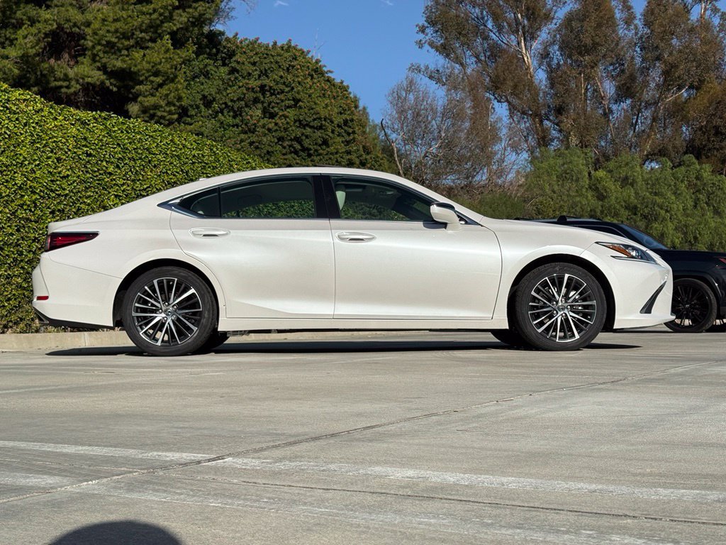 Certified 2024 Lexus ES 350 w/ Premium Package FWD image 9