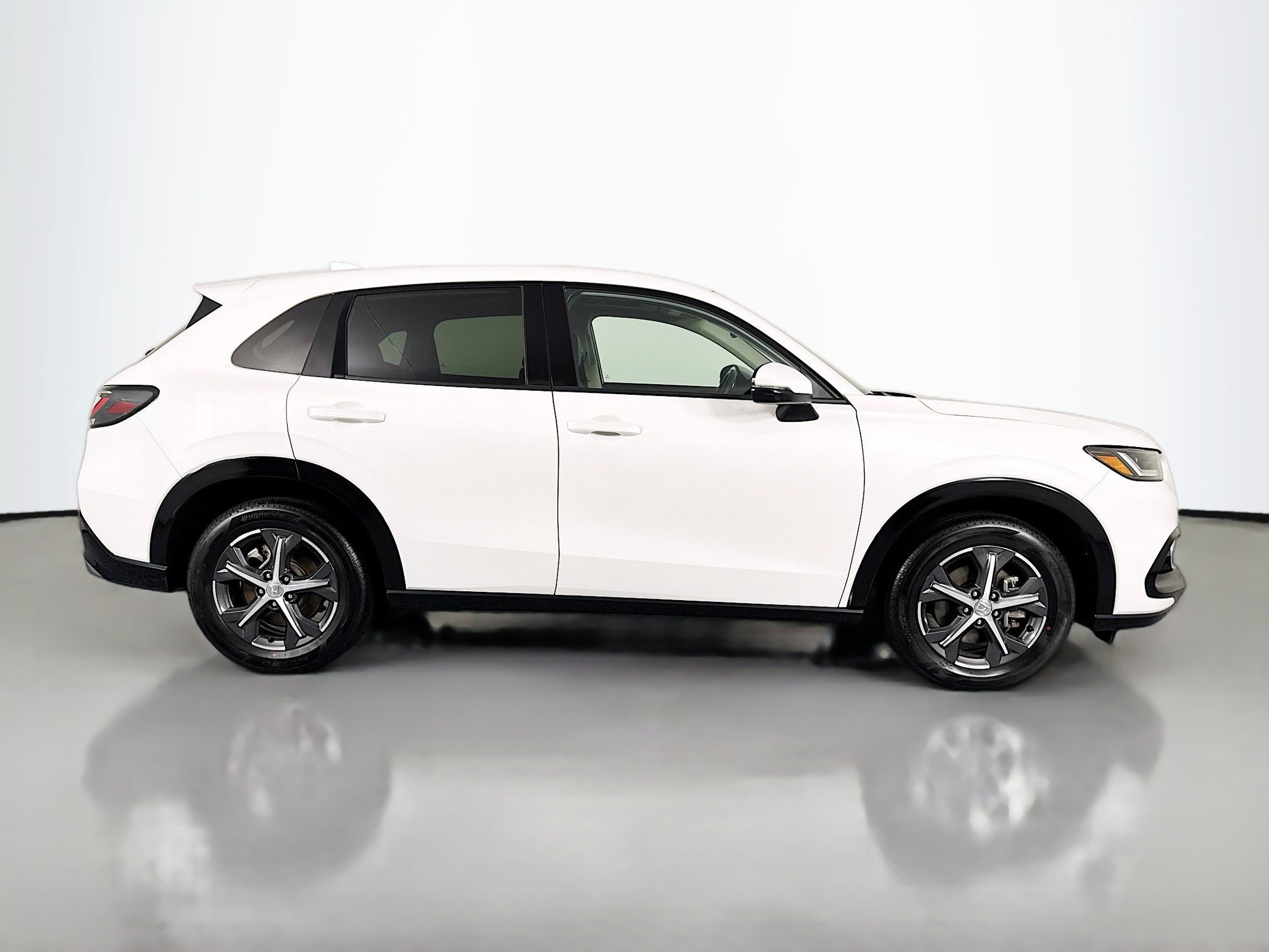 Certified 2024 Honda HR-V EX-L image 4