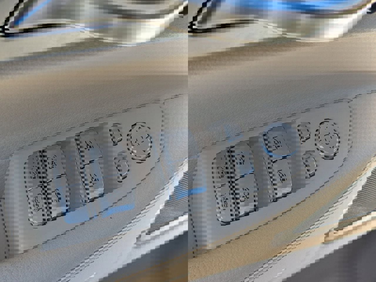 Used 2018 BMW 740e xDrive w/ Driver Assistance Package AWD/4WD image 22