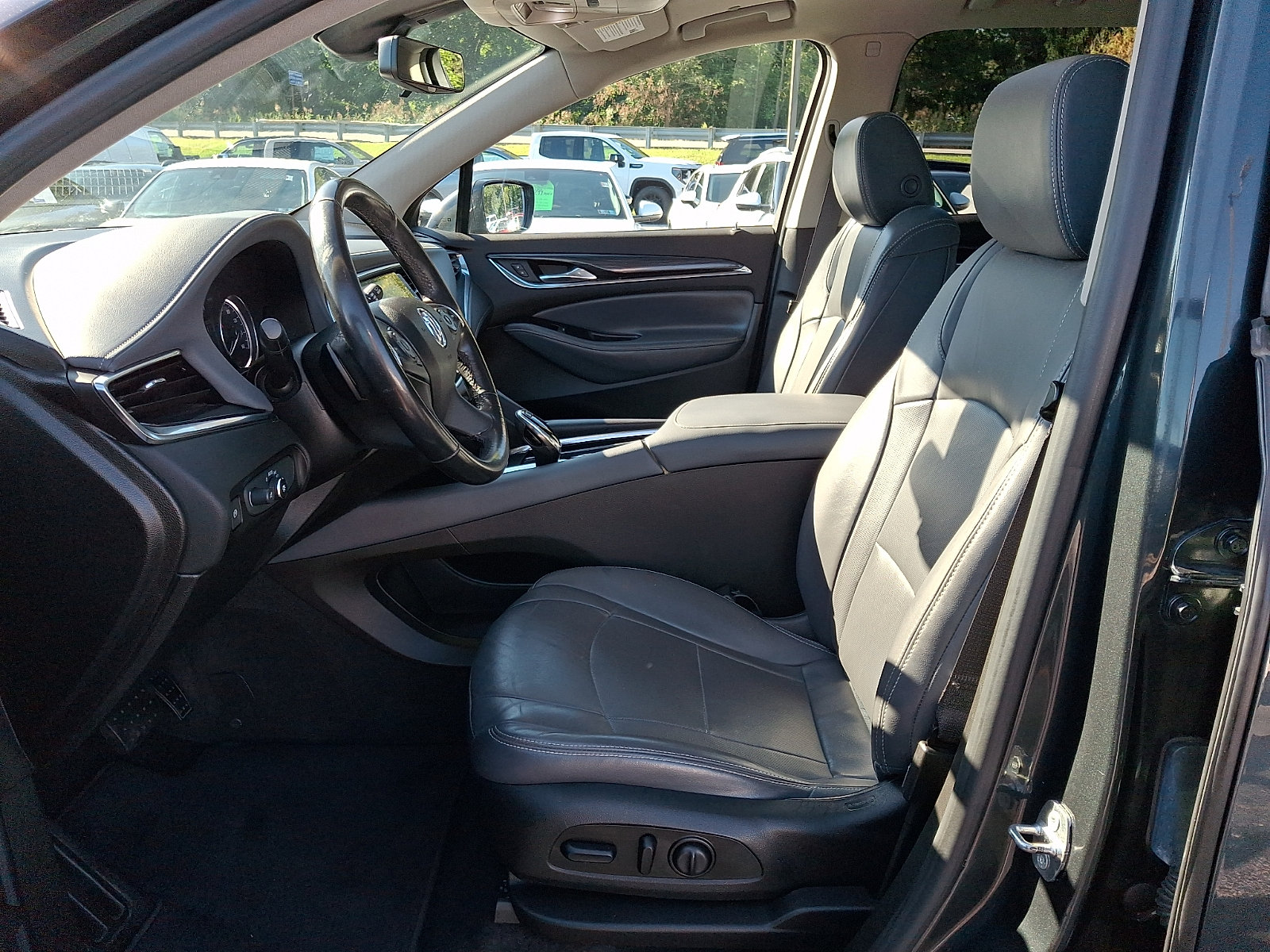Used 2018 Buick Enclave Essence AWD/4WD image 15