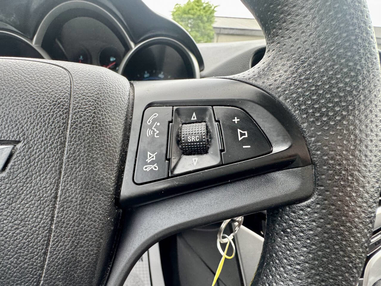 Used 2015 Chevrolet Cruze LT image 24