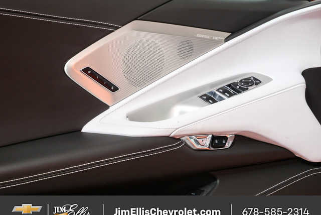 Used 2022 Chevrolet Corvette Stingray Premium Conv w/ Z51 Performance Package RWD image 6