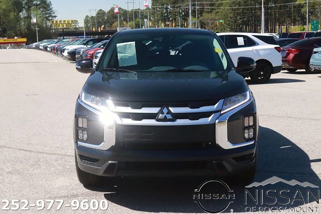 Used 2023 Mitsubishi Outlander Sport SE image 2