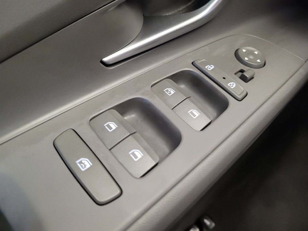 Used 2023 Hyundai Elantra SEL FWD image 27