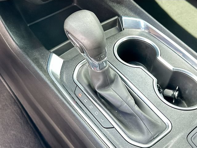 Used 2022 Chevrolet Traverse LS FWD image 16