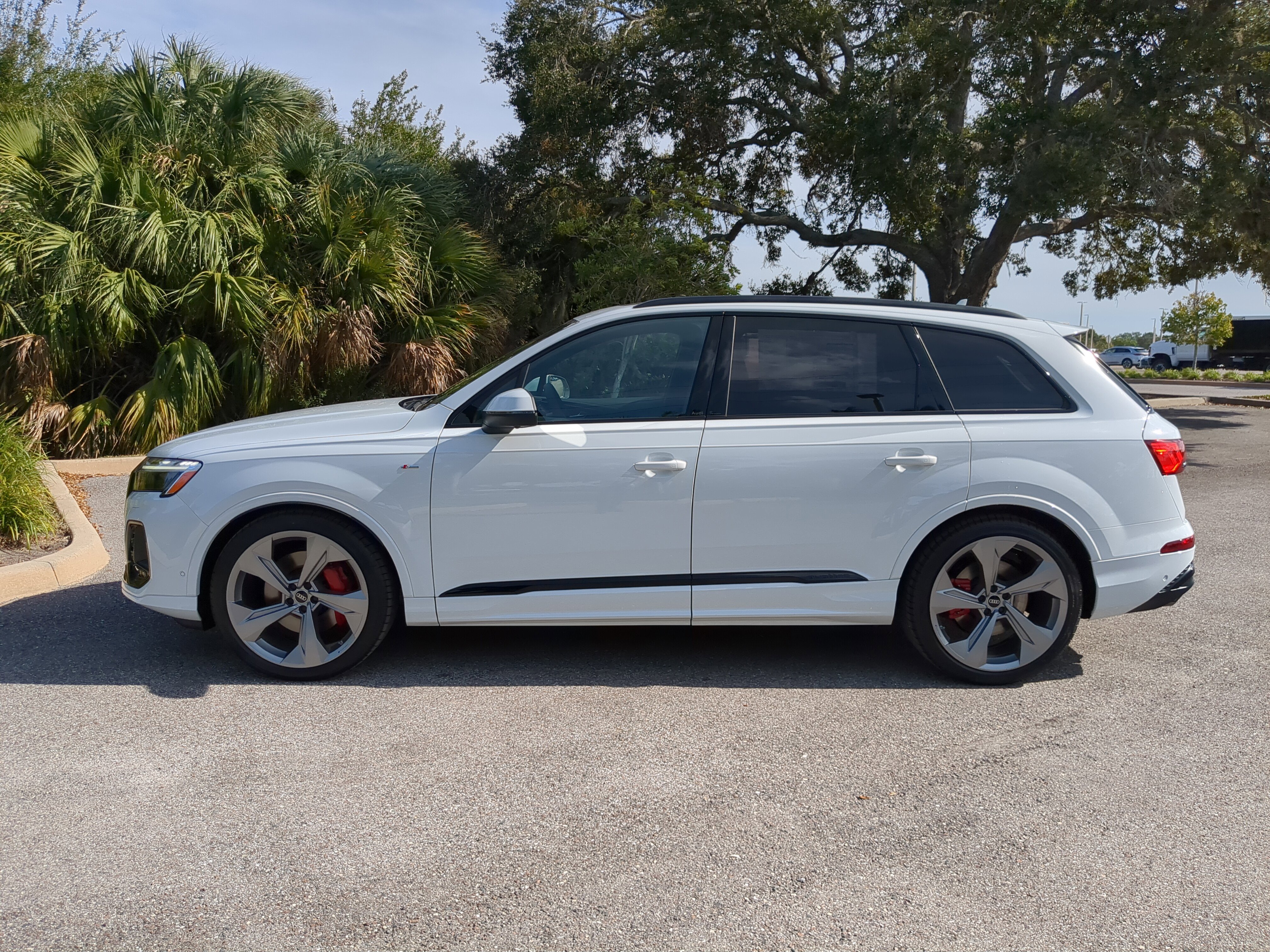 New 2026 Audi Q7 3.0T Prestige image 7