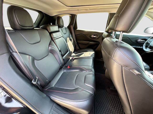 Used 2019 Jeep Cherokee Trailhawk image 28