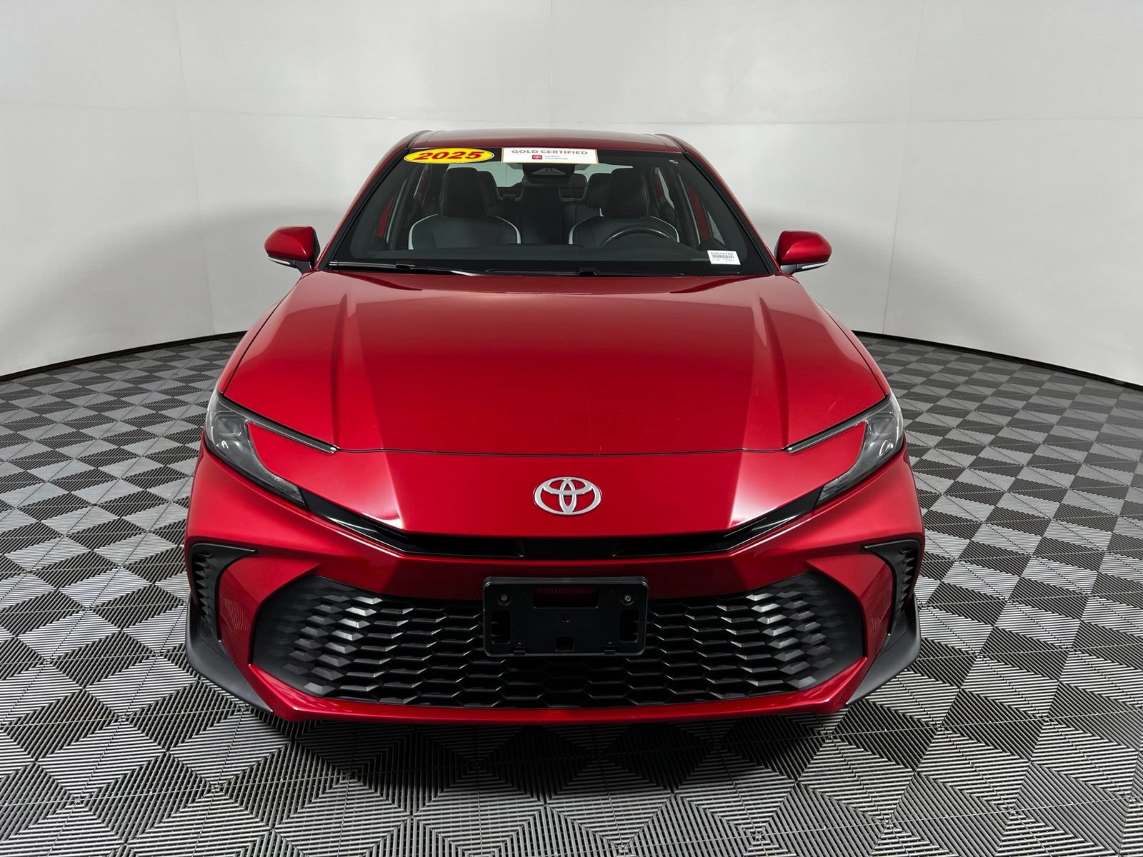 Certified 2025 Toyota Camry SE FWD image 2