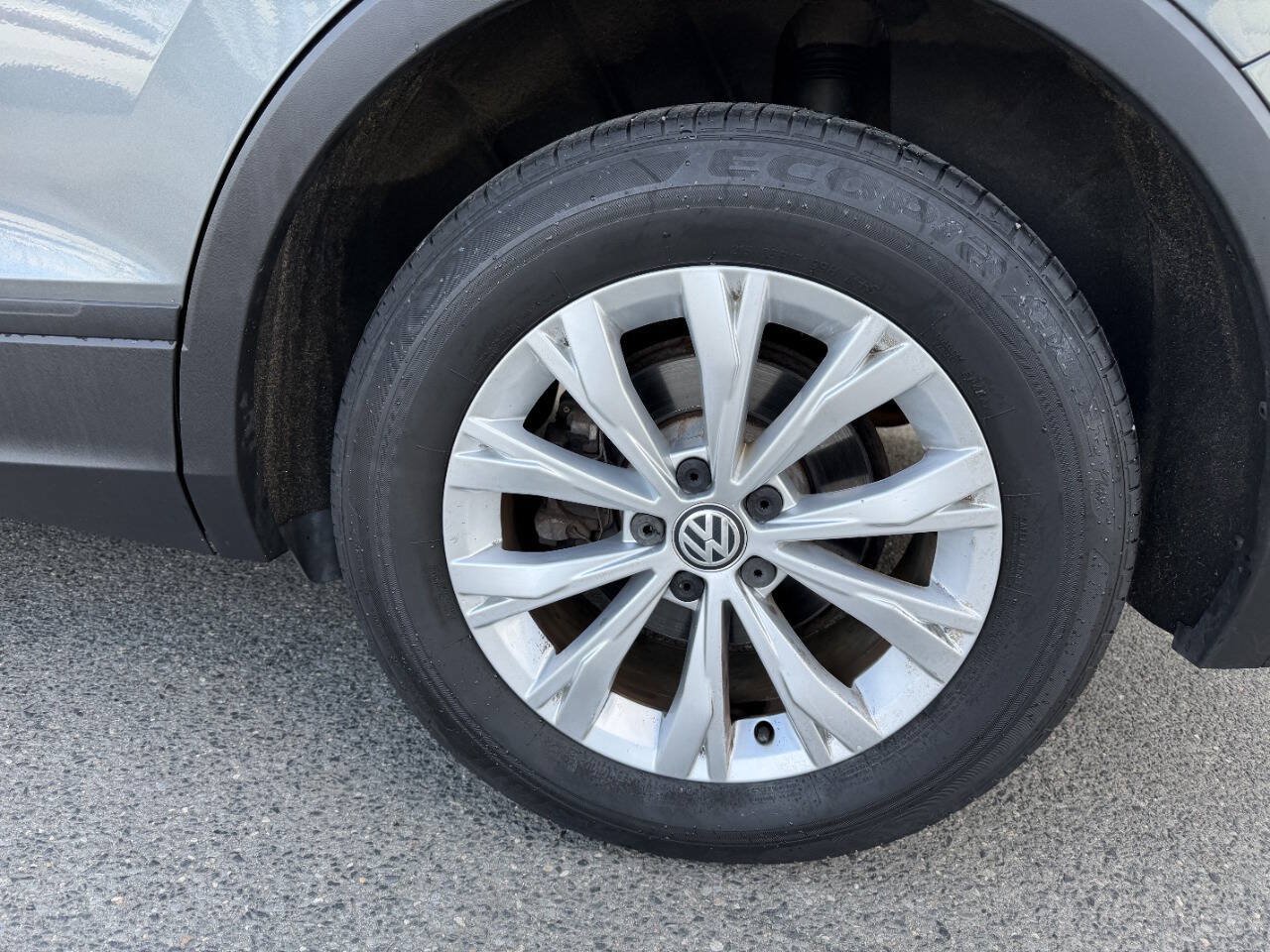 Used 2018 Volkswagen Tiguan S w/ 3rd Row Seat Package AWD/4WD image 14