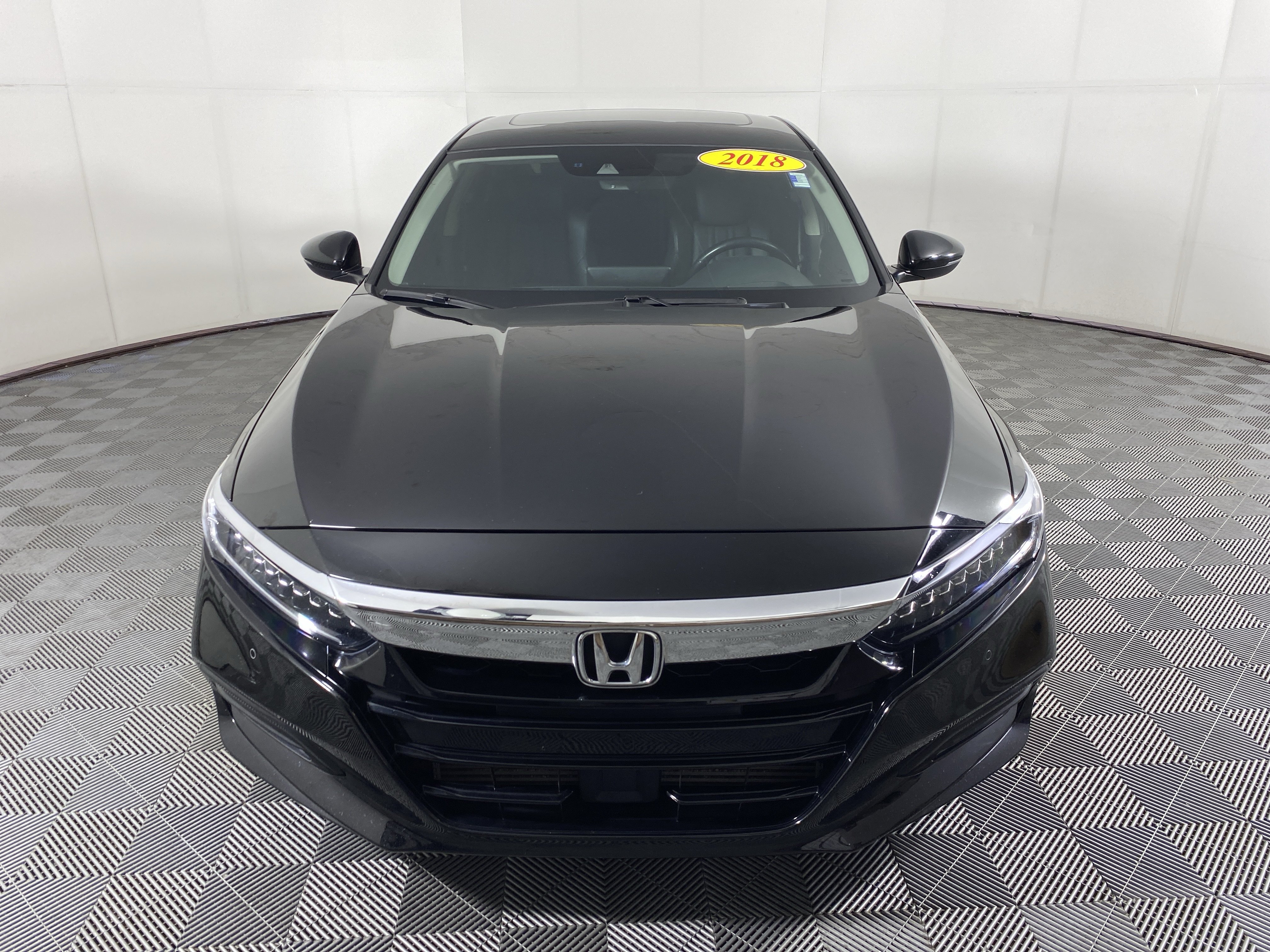 Used 2018 Honda Accord Touring image 13