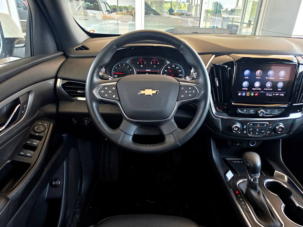 Used 2023 Chevrolet Traverse LT FWD image 18