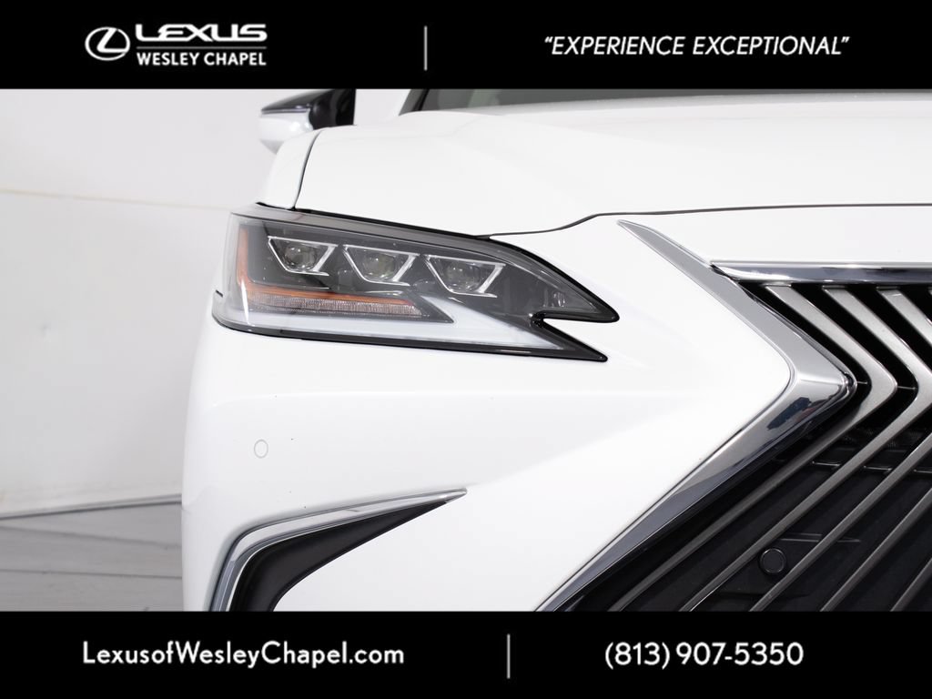 Used 2021 Lexus ES 300h Ultra Luxury w/ Accessory Package 2 FWD image 10
