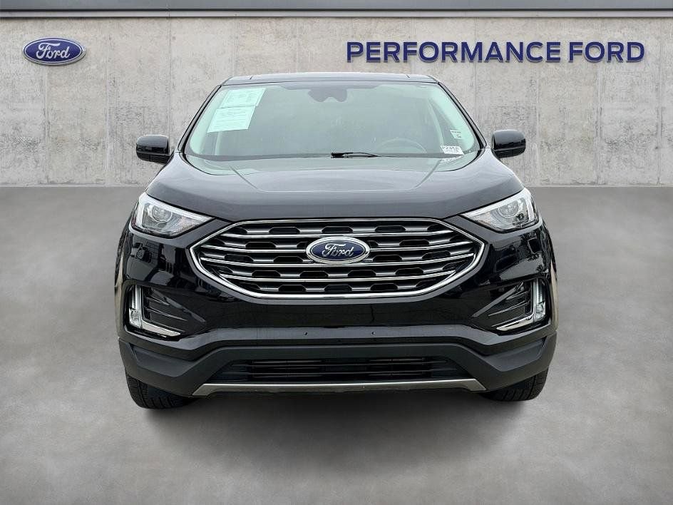 Certified 2022 Ford Edge SEL w/ Convenience Package AWD/4WD image 3